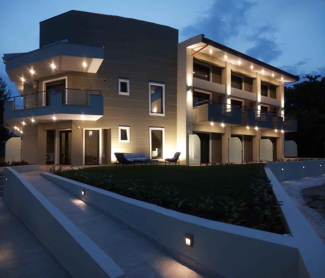 Gmare Aparthotel Gerakini Exterior photo