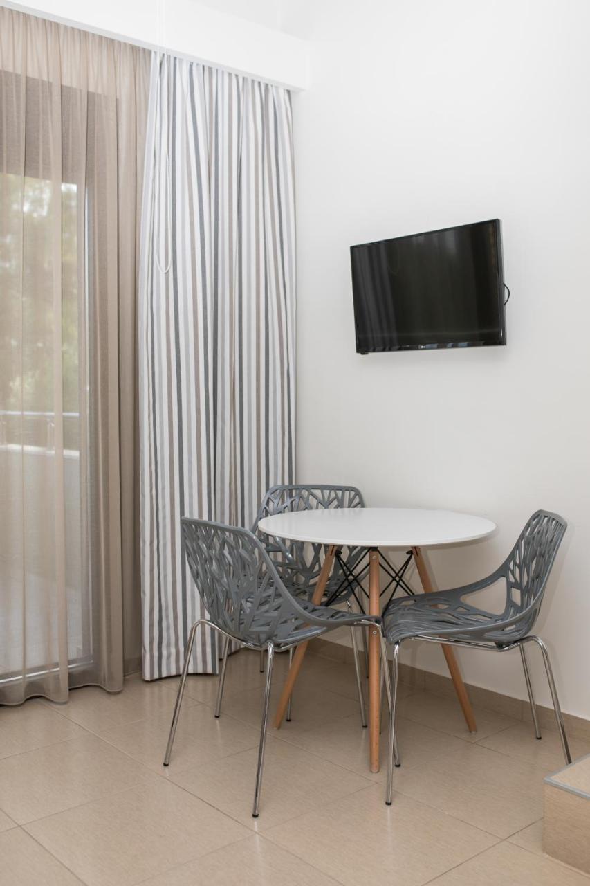Gmare Aparthotel Gerakini Exterior photo